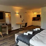 East-riverside Boardinghouse * Erkner