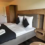 East-riverside Boardinghouse Hotel Erkner