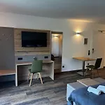 Hotel East-riverside Boardinghouse