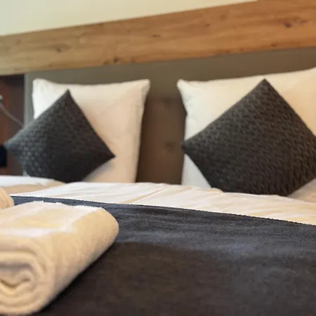 Hotel East-riverside Boardinghouse