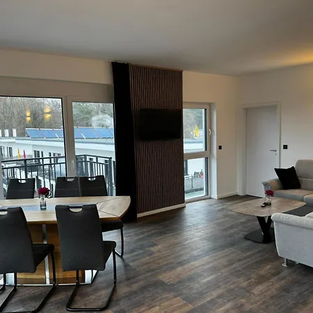 East-riverside Boardinghouse Hotel
