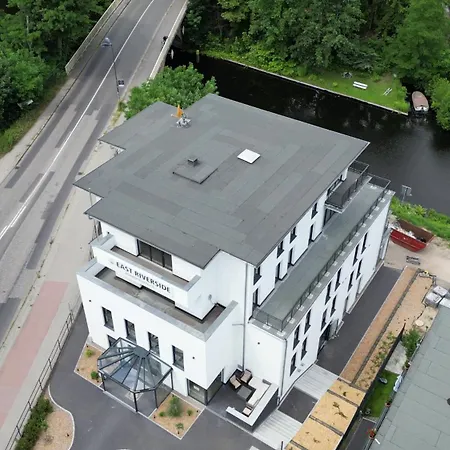 East-riverside Boardinghouse *