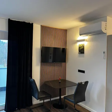 East-riverside Boardinghouse * Erkner