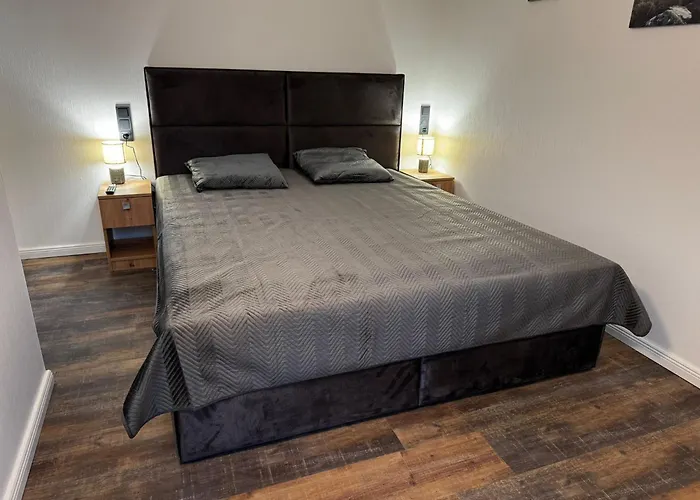 East-riverside Boardinghouse