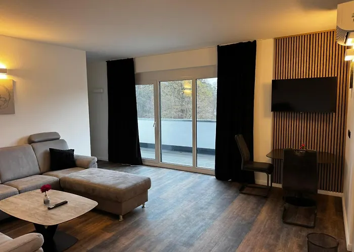 East-riverside Boardinghouse Hotel