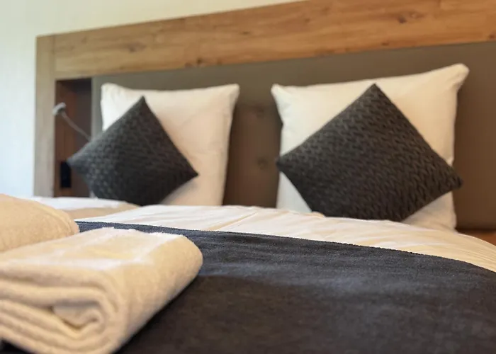 Hotel East-riverside Boardinghouse