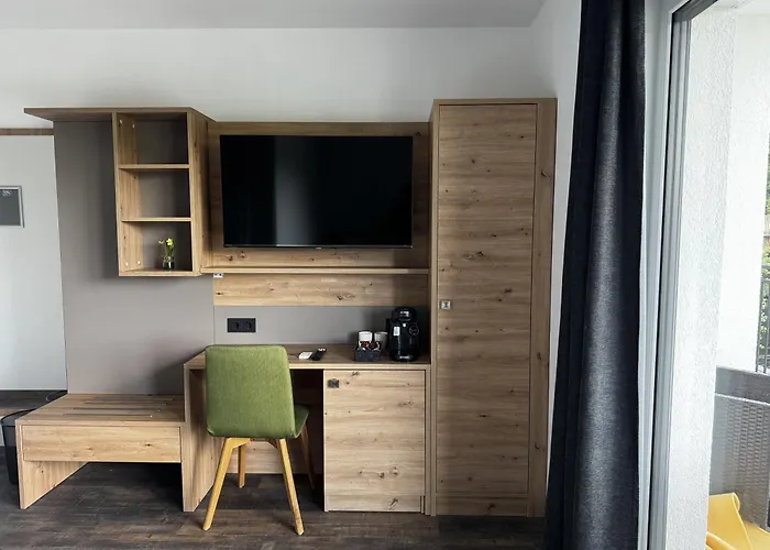 East-riverside Boardinghouse