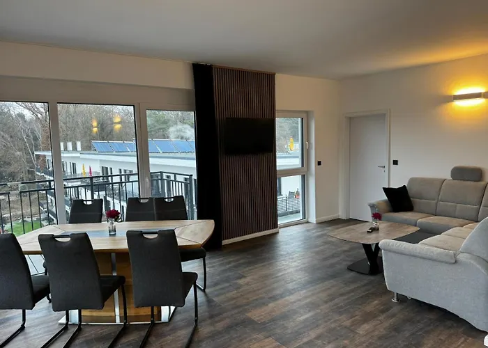 East-riverside Boardinghouse Hotel