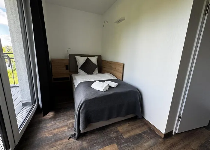 Hotel East-riverside Boardinghouse *