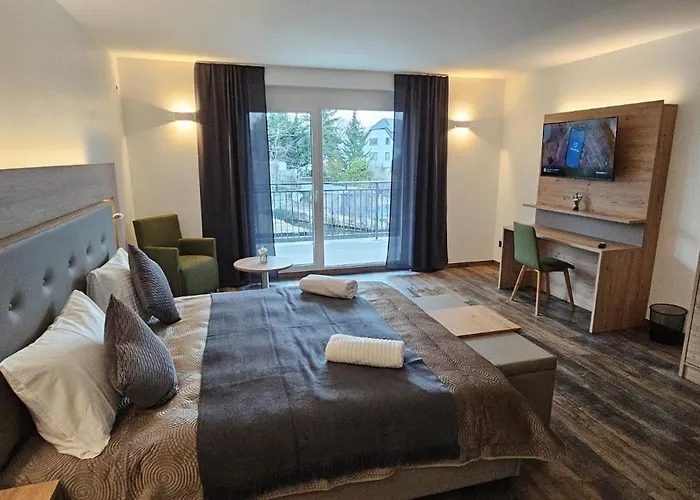 Hotel East-riverside Boardinghouse