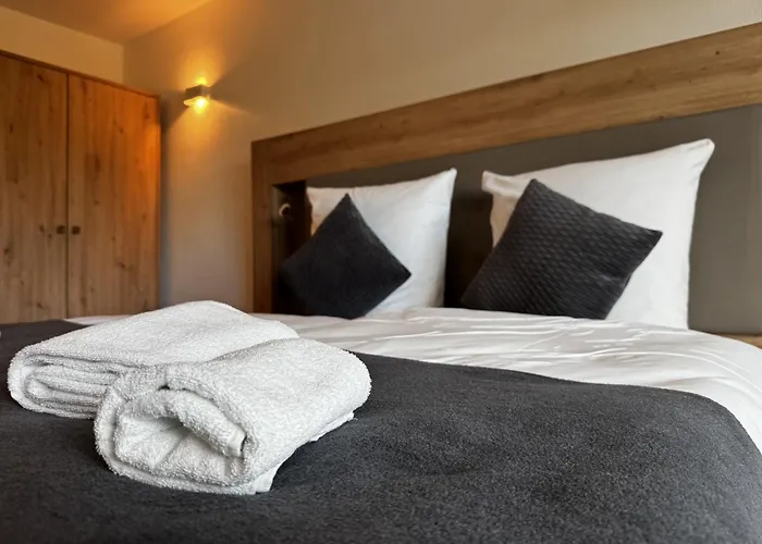 Hotel East-riverside Boardinghouse *