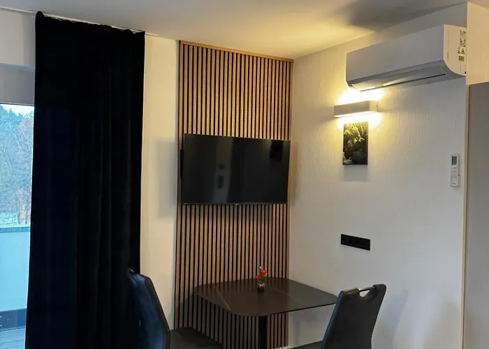 East-riverside Boardinghouse * Erkner